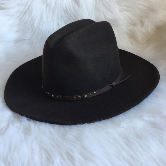 Bailey Accessories - Wool hat with leather detail